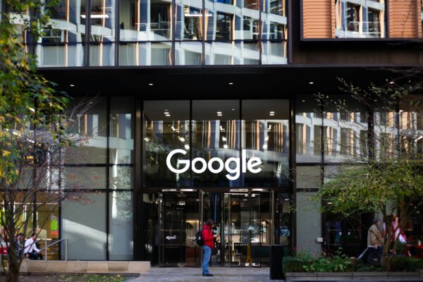 Alphabet Inc (GOOGL) 주가 분석: 2026년 AI 리더십과 투자전망